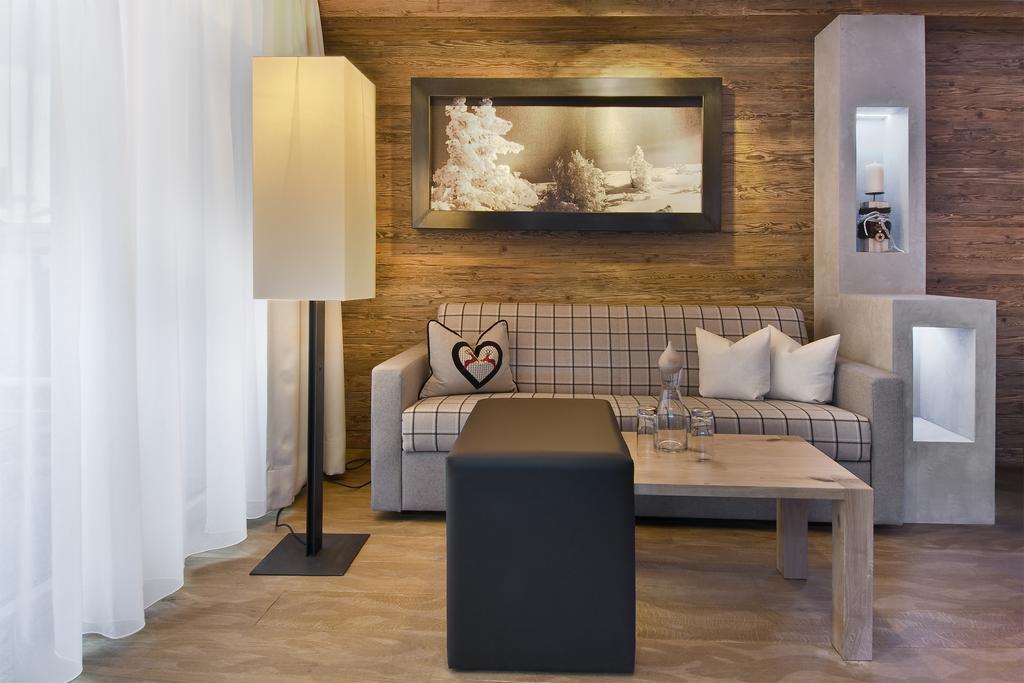 Pete Alpine Boutique Hotel - Klein Und Fein - Private Spa Suiten Und Zimmer St. Anton am Arlberg Rom bilde