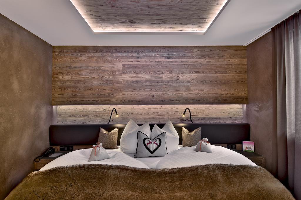 Pete Alpine Boutique Hotel - Klein Und Fein - Private Spa Suiten Und Zimmer St. Anton am Arlberg Eksteriør bilde