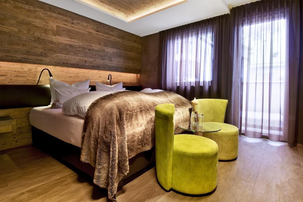 Pete Alpine Boutique Hotel - Klein Und Fein - Private Spa Suiten Und Zimmer St. Anton am Arlberg Rom bilde